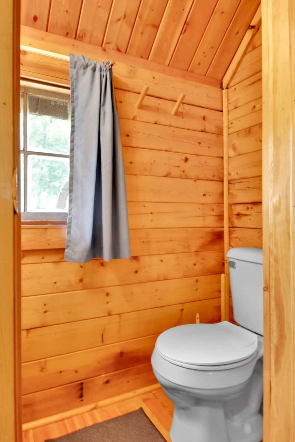 Lovely Rustic Cabin In Bloomington Exterior foto