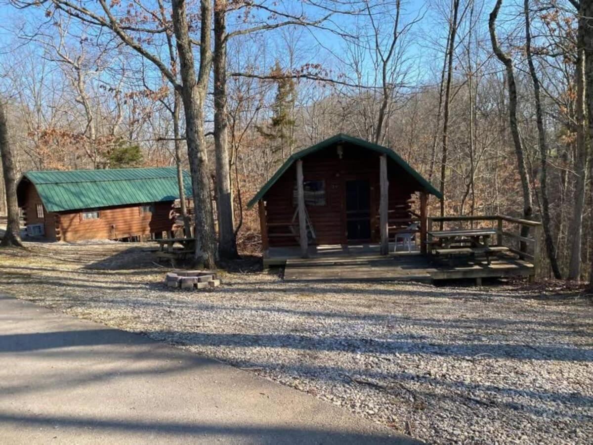 Lovely Rustic Cabin In Bloomington Exterior foto